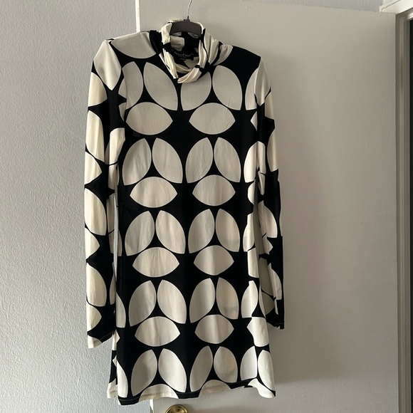 Adele Fado White and Black Italian Long Sleeve Dress. Size S. Preowned. - Picture 1 of 8